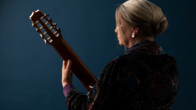 Raphaella Smits (BE), koncert klasične kitaristke