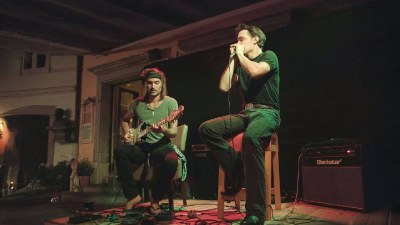 Brata Erič: Kjer se kitarske melodije prepletajo z blues ritmi, rock'n'roll energijo in toplino countryja