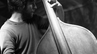 Jošt Drašler in Cene Resnik Duo / Improvizirana glasba, ki se povezuje s sodobnim jazzom in eksperimentalnimi zvočnimi praksami