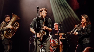 Yamaha Oriental/poletni koncert sodobne balkansko-ciganske glasbe na letnem vrtu Yamaha Oriental/poletni koncert sodobne balkansko-ciganske glasbe na letnem vrtu