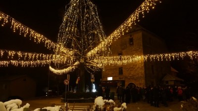 Prižig prve svečke na adventnem venčku Prižig prve svečke na adventnem venčku