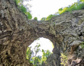 Hodimo: Dolina naravnih mostov