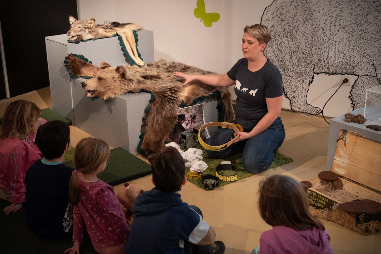 Delavnica o velikih zvereh (abonma Za mulce, froce in drobižke)
