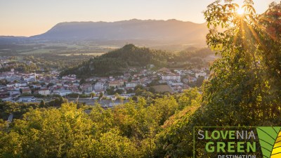 Postojna kot turistična destinacija: od izzivov do priložnosti